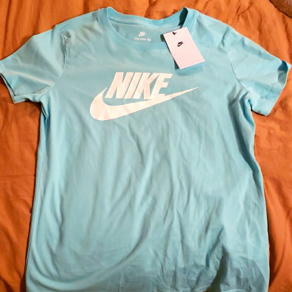 Nike tshirt